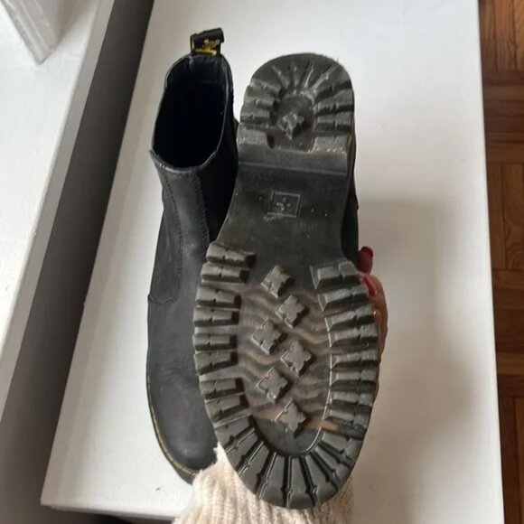Dr. Martens - Rometty Wyoming Leather Platform Chelsea Boots - Picture 3 of 8